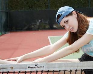 蜜桃社 - 全套棉袜写真，韵莉娜VANILLA的杜撰与现实是怎样的交织？