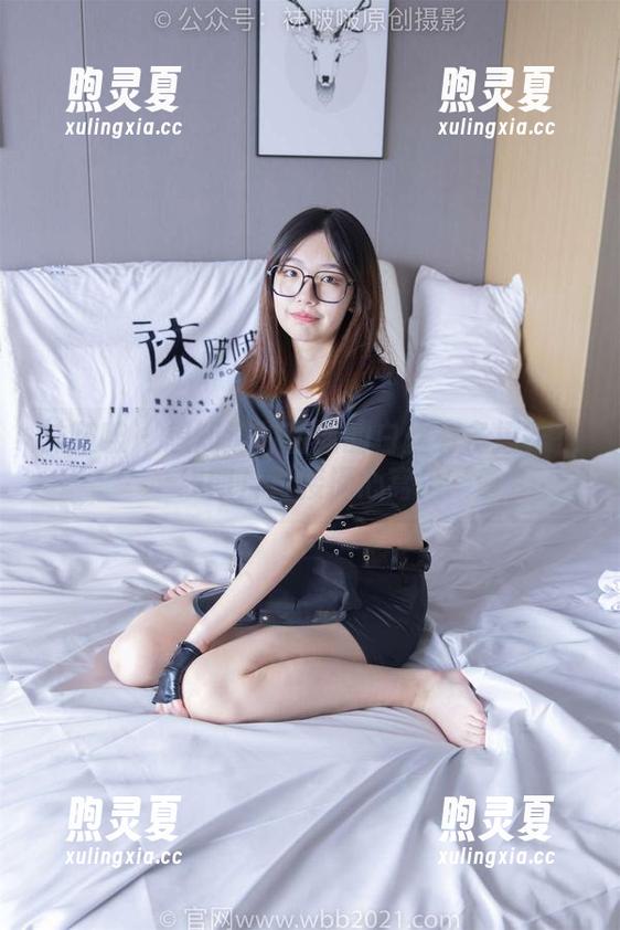 袜啵啵 - 想知道甜甜圈的白丝有多撩？在线图片直接捅心窝！
