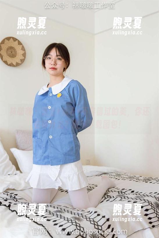 袜啵啵-芝士 袜啵啵 - 芝士+泳衣=不容错过的美,你还在等什么?快来下载图包!