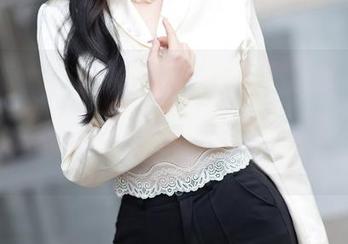 语画界 - 看！最新图集里徐莉芝Booty穿上修女衣服，立马提升神圣感，果然是“修女”呀！