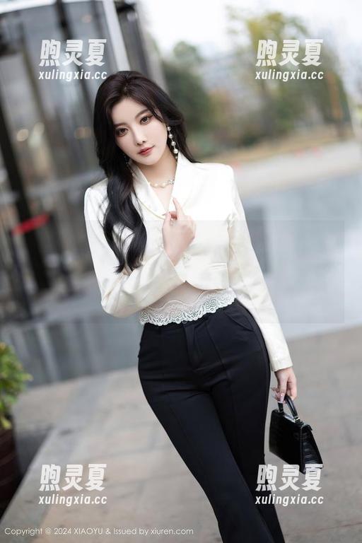 语画界-徐莉芝Booty 语画界 - 看!最新图集里徐莉芝Booty穿上修女衣服,立马提升神圣感,果然是“修女”呀!