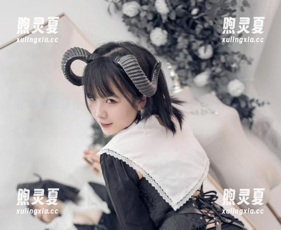 阿半今天很开心皮衣高清图册：这个世界好像都被她征服了