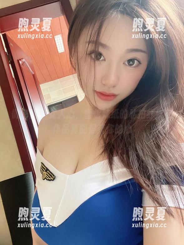 微密圈 - 女人心，雪怡妹纸的私拍红皮衣作品真能俘获你的心